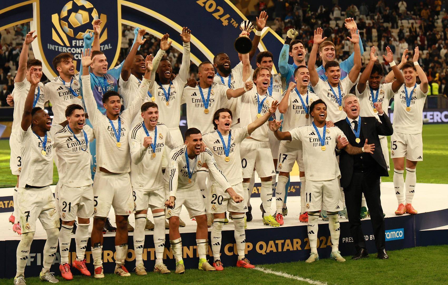 记者谈Yagao暂时顶替Scout参赛：拳头这已经属于放海了，顶格优待!!!!