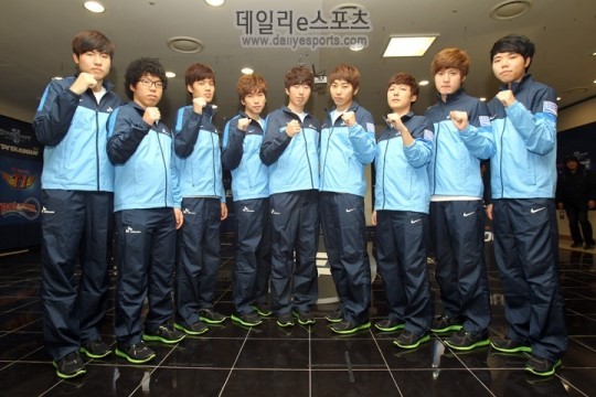 新华社：公平选拔，科学赛训——访亚运会电竞国家队教练组