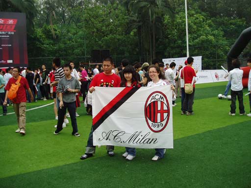 LGD Gaming 官方：成功与教练 1874 和 Chelizi 续约。